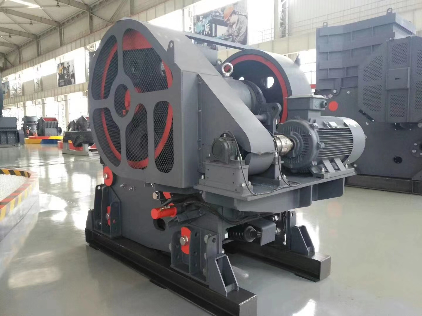 歐版顎式破碎機(jī)